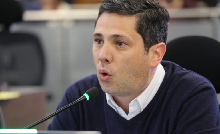  Distrito debe apoyar educación de jóvenes  y propiciar empleo no subsidios: Samir Abisambra