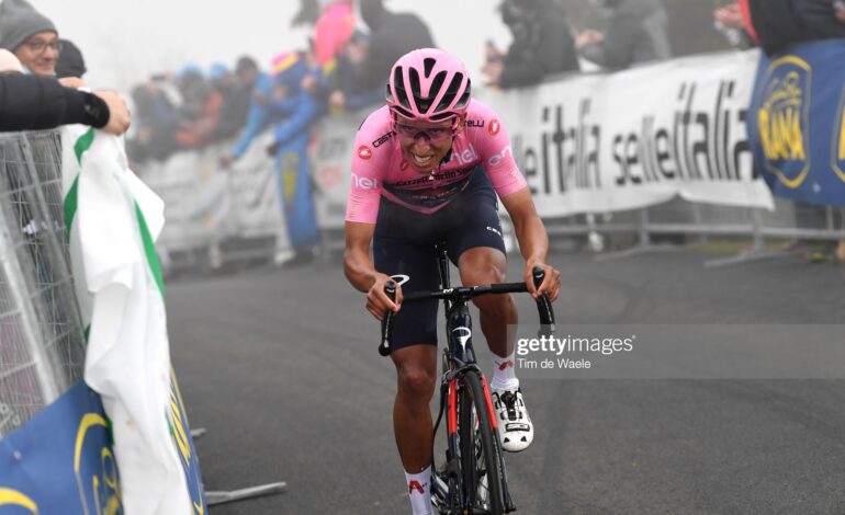  Egan Bernal camino al título en el Giro de Italia